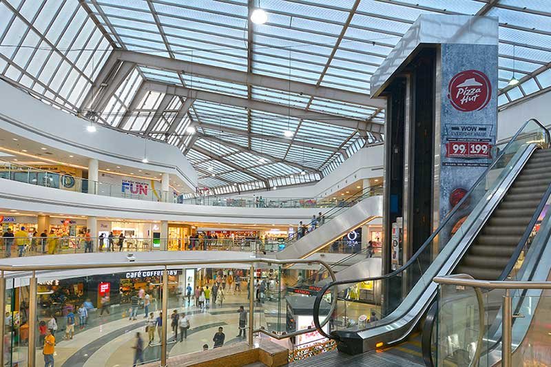 Unedited Mall photo of DPI Daylighting 2
